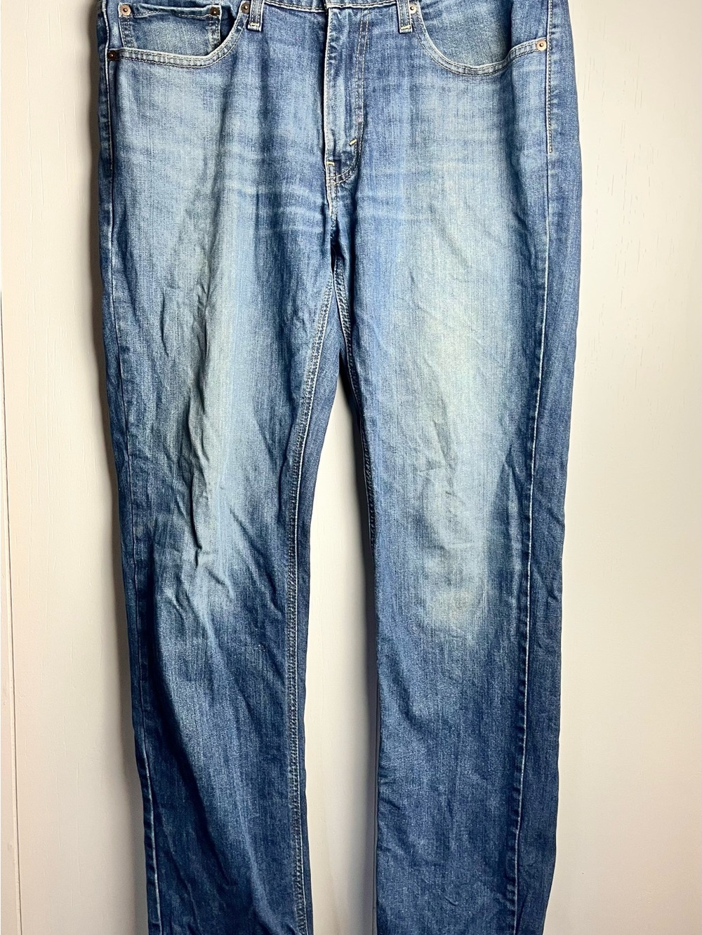 Levi’s 541 Men’s Faded Light Blue Straight Jeans Size 34x34 Relaxed Comfort Fit